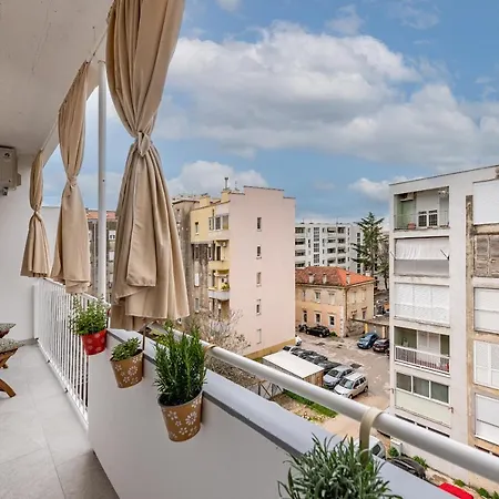 Urban Vibe * ザダル