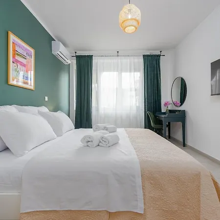 Urban Vibe Apartment *